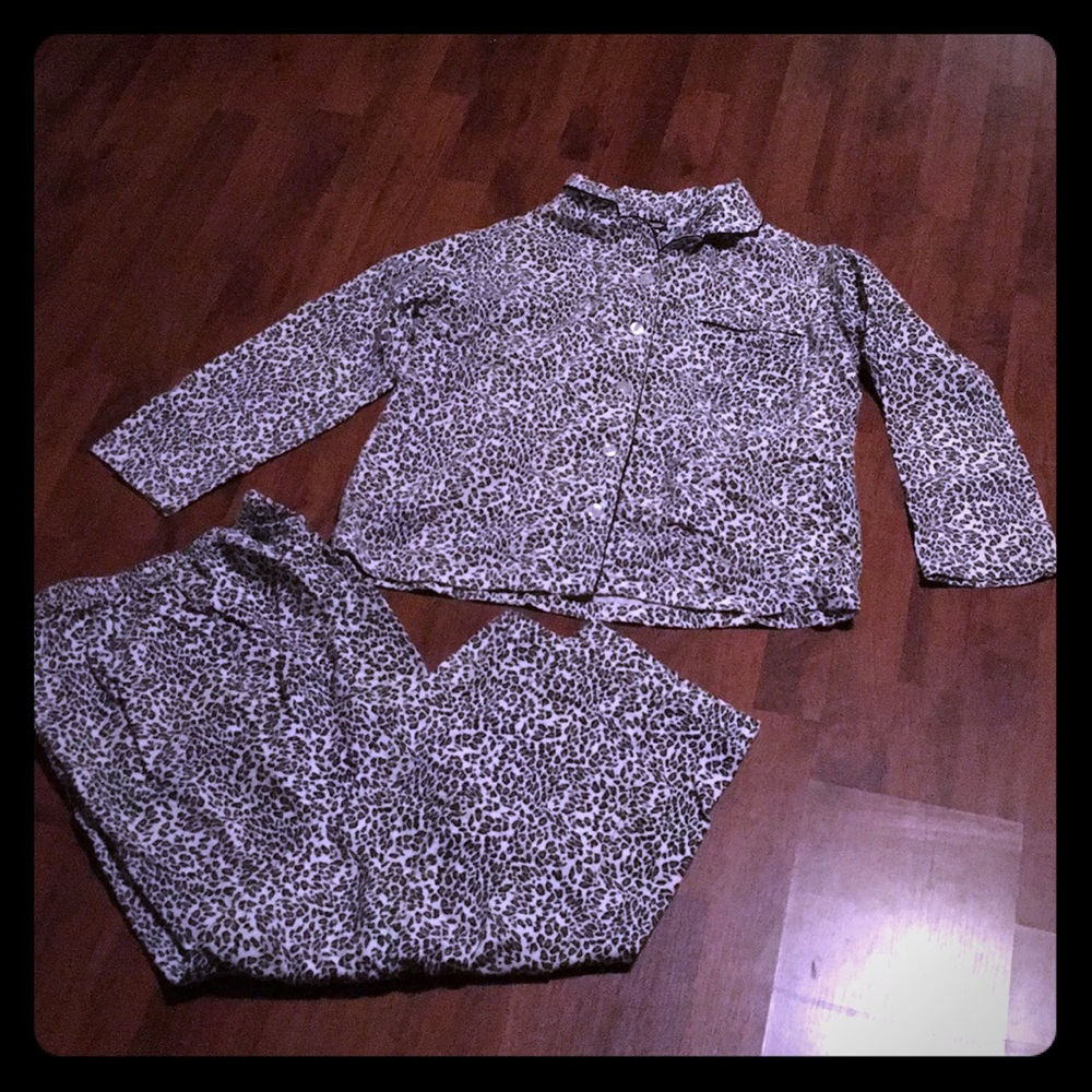 Set of comfy flannel leopard pajamas